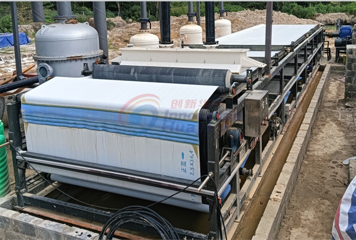 30平真空過濾機在贊比亞銅礦尾砂脫水現場